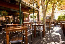 Queens Tavern - Lennox Head Accommodation 2