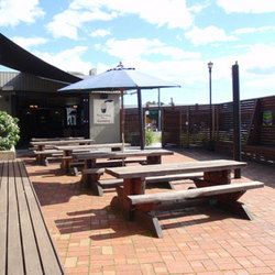 Royal Exchange Hotel - Lennox Head Accommodation 3