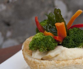 Claude's Kitchen - Lennox Head Accommodation 3