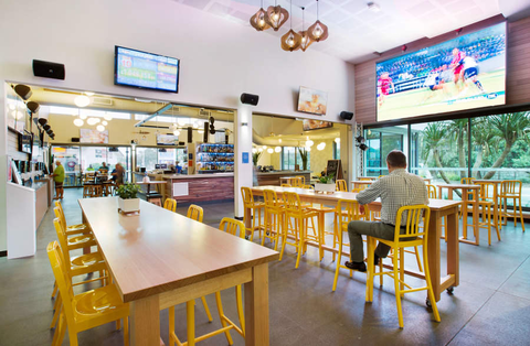 Coolum Beach Hotel - Lennox Head Accommodation 2