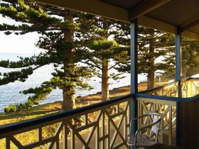 Robe Hotel - Lennox Head Accommodation 0