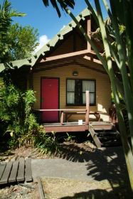 Magnum's Backpackers Bar - Lennox Head Accommodation 0