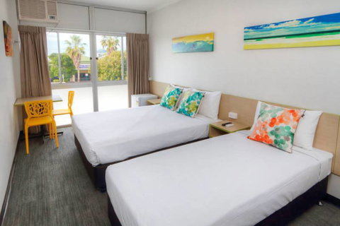 Palm Beach Hotel - Lennox Head Accommodation 0