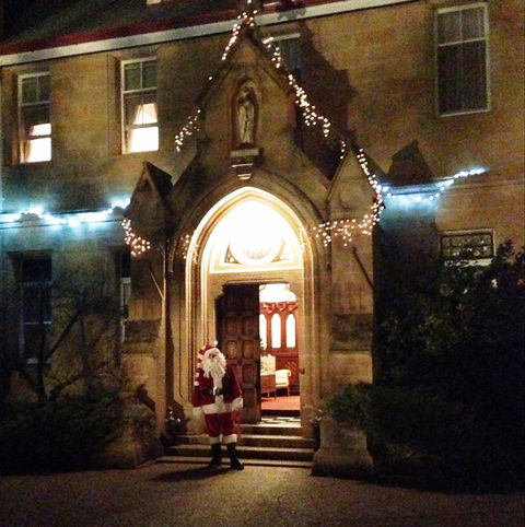 Abbey Of The Roses - Christmas In July - Lennox Head Accommodation 0