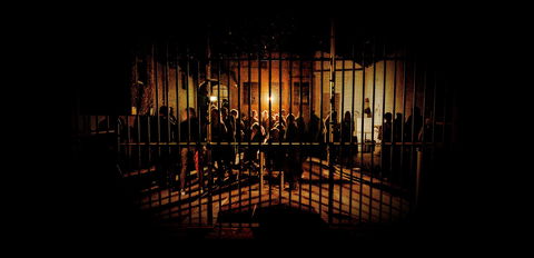 Queens Of The Damned - Prison Dinner Theatre Experience - Lennox Head Accommodation 2