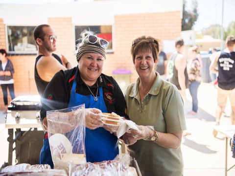 Mathoura Speed Shear And Annual Cancer Fundraiser - Lennox Head Accommodation 1