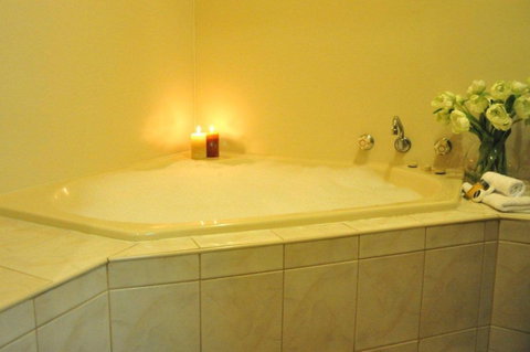 High Country Motor Inn - Lennox Head Accommodation 4