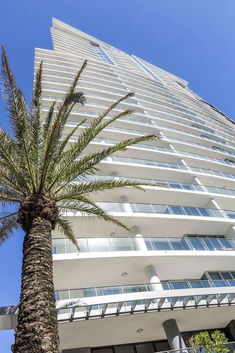 Artique Surfers Paradise - Lennox Head Accommodation 2