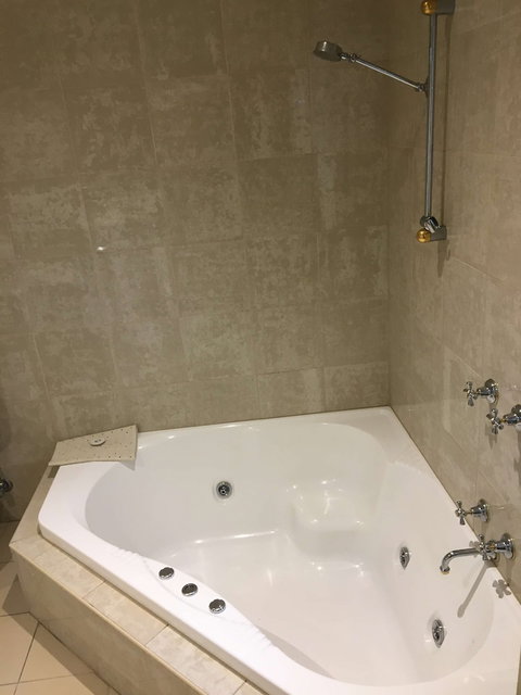 Best Western Plus The Tudor-Box Hill - Lennox Head Accommodation 4