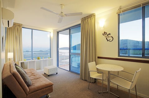 At Whitsunday Vista Holiday Apartments - Lennox Head Accommodation 6