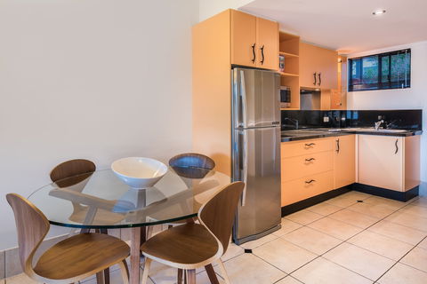 At Waterfront Whitsunday Retreat - Lennox Head Accommodation 4
