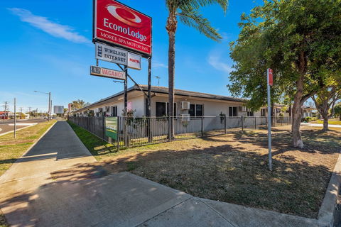 Econo Lodge Moree Spa Motor Inn - Lennox Head Accommodation 3