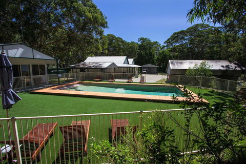 The Retreat Port Stephens - Lennox Head Accommodation 3