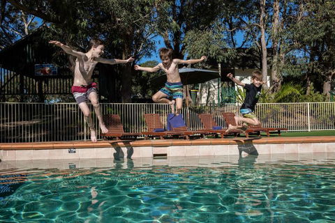 The Retreat Port Stephens - Lennox Head Accommodation 4