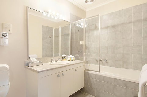 Ringwood Lake Inn - Lennox Head Accommodation 6