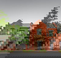 Majestic Old Lion Apartments - Lennox Head Accommodation