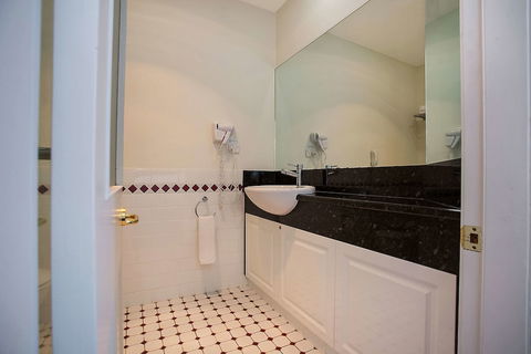 Quality Hotel Bentinck - Lennox Head Accommodation 6