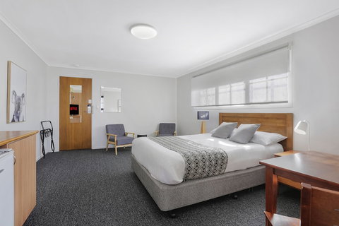 Tudor Motor Inn Warrnambool - Lennox Head Accommodation 3