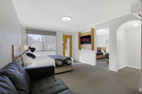 Tudor Motor Inn Warrnambool - Lennox Head Accommodation 2