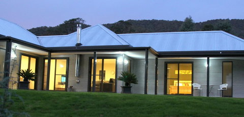 3 Bells Alpine Cottage - Lennox Head Accommodation 6