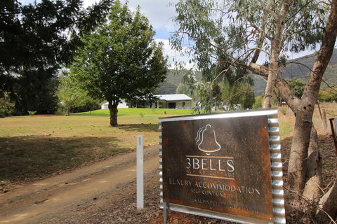 3 Bells Alpine Cottage - Lennox Head Accommodation 1