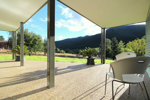 3 Bells Alpine Cottage - Lennox Head Accommodation 2