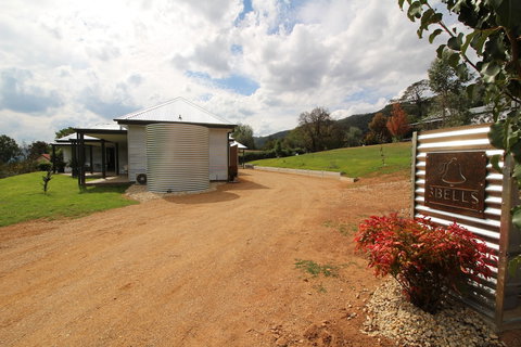 3 Bells Alpine Cottage - Lennox Head Accommodation 0