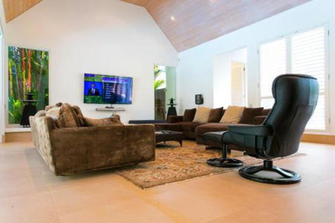 Karaka - Lennox Head Accommodation 0