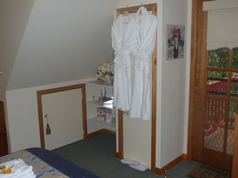 Mountain Lodge - Lennox Head Accommodation 4