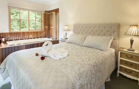 Mountain Lodge - Lennox Head Accommodation 6