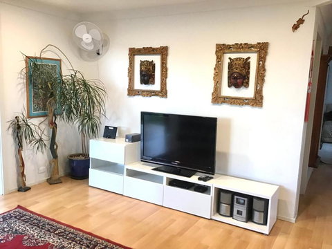 Serenity By The Lake - Lennox Head Accommodation 3