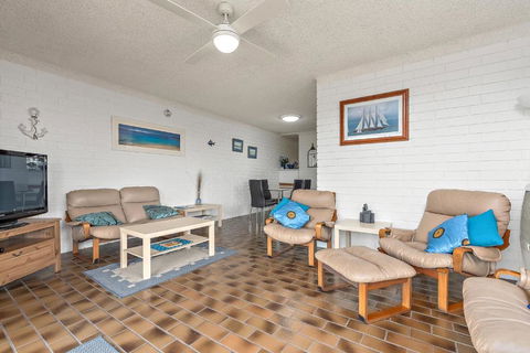 Sun & Surf Aldinga Beach Apartment - Lennox Head Accommodation 4