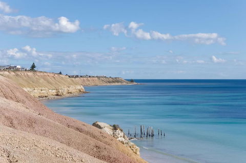 Sun & Surf Aldinga Beach Apartment - Lennox Head Accommodation 1