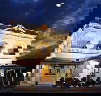 Empire Hotel Queenstown - Lennox Head Accommodation