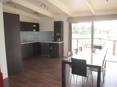 Off Mountain Accommodation - Lennox Head Accommodation 5