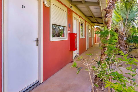 Econo Lodge Karratha - Lennox Head Accommodation 4