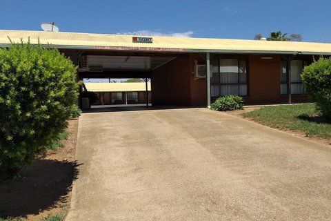 Country Mile Motor Inn - Lennox Head Accommodation 1