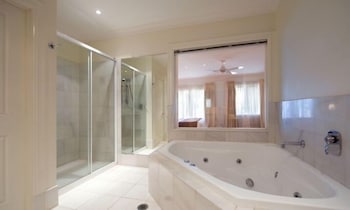 Lakeside Suites 4 - Lennox Head Accommodation 1