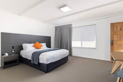 Mick O'Shea's - Lennox Head Accommodation 0