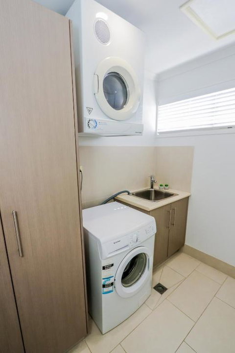 The Lazy Lizard - Lennox Head Accommodation 5