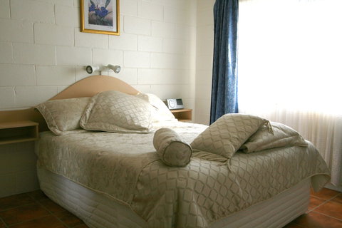 Lake Edge Holiday Units - Lennox Head Accommodation 5