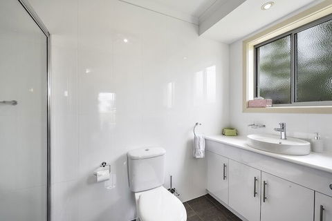 Megan Court Apartments - Lennox Head Accommodation 1