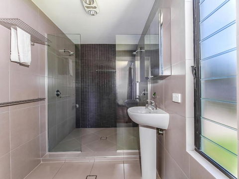 Marcoola House Pet Friendly Sunshine Coast - Lennox Head Accommodation 5