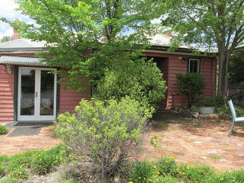 Henrys Cottage - Lennox Head Accommodation 6