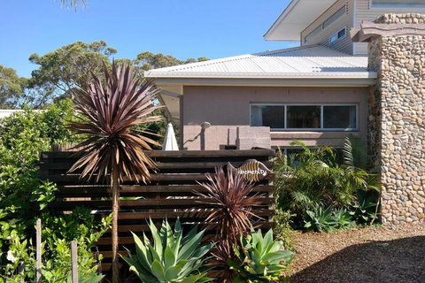 Serenity Lodge For Couples - Lennox Head Accommodation 2