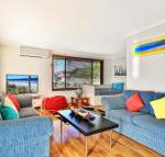 Sandy Toes Beach House Jervis Bay 2min to Beach - Lennox Head Accommodation