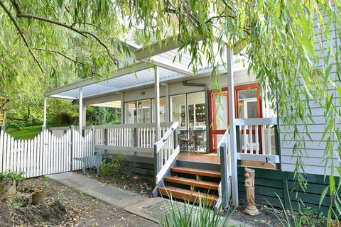 Aura Of The Dandenongs - Lennox Head Accommodation 0
