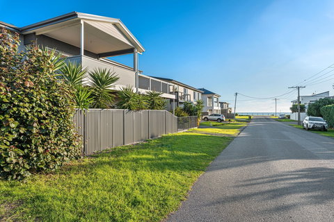 Oceans Eight - Lennox Head Accommodation 1