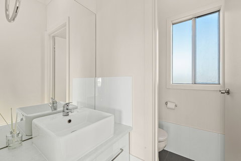 Oceans Eight - Lennox Head Accommodation 4