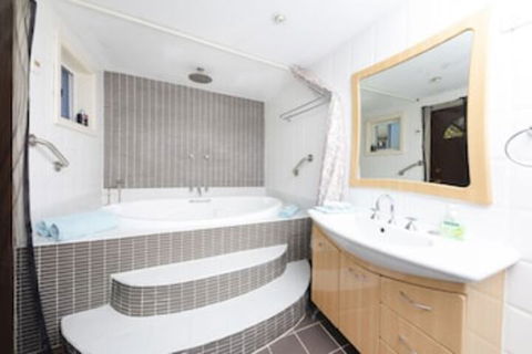 La Casa - Lennox Head Accommodation 0